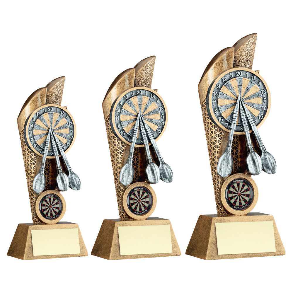 Brz/Pew/Gold Darts And Board On Mesh Backdrop With Plate (1in Centre) by Legacy Outfitters